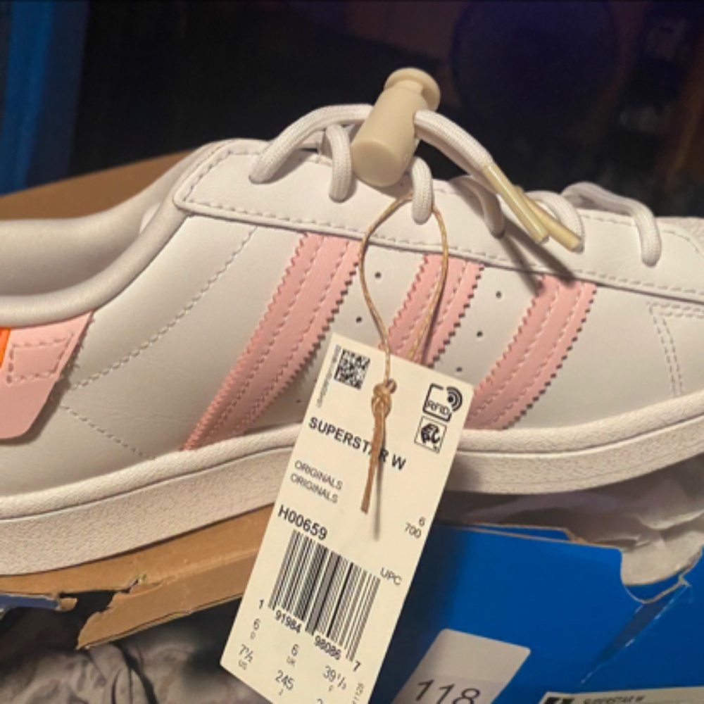Ladies shoes